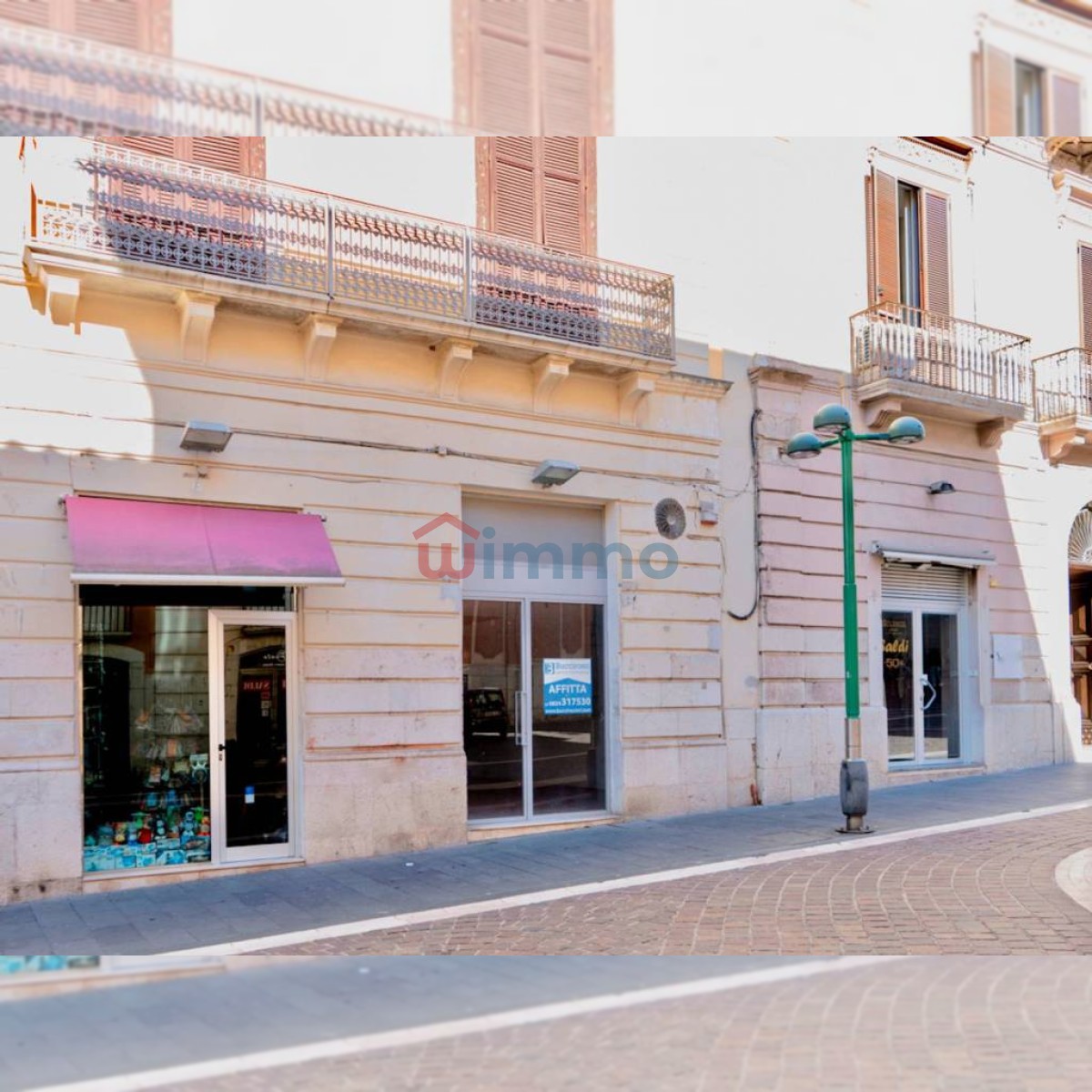 Locale commerciale Corso Giuseppe Garibaldi, Benevento