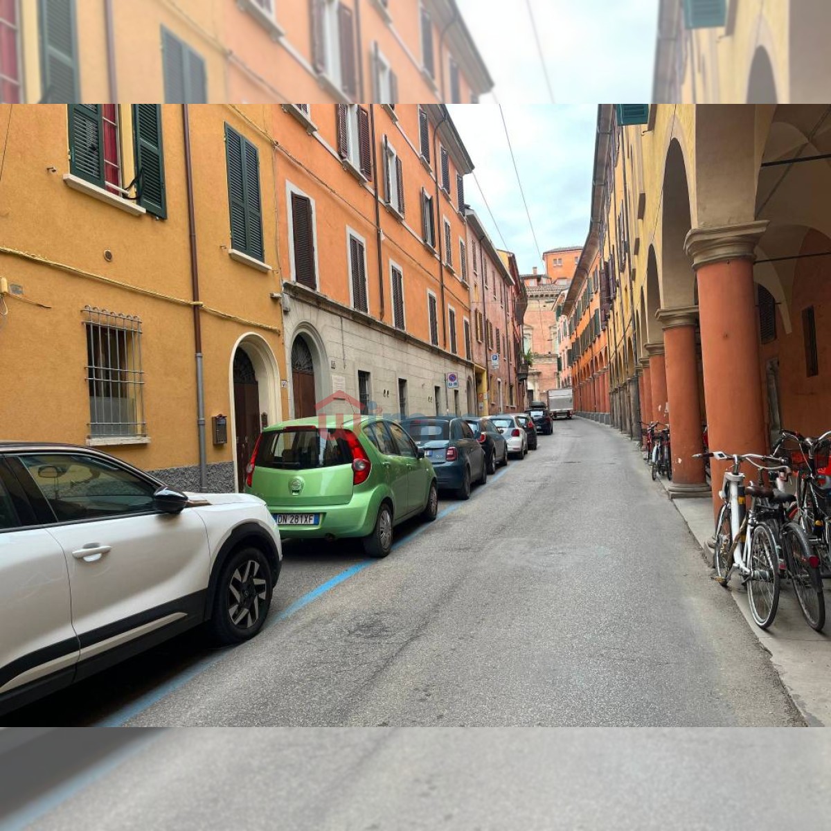 Garage/Posto auto in affitto - Via Nosadella, Bologna