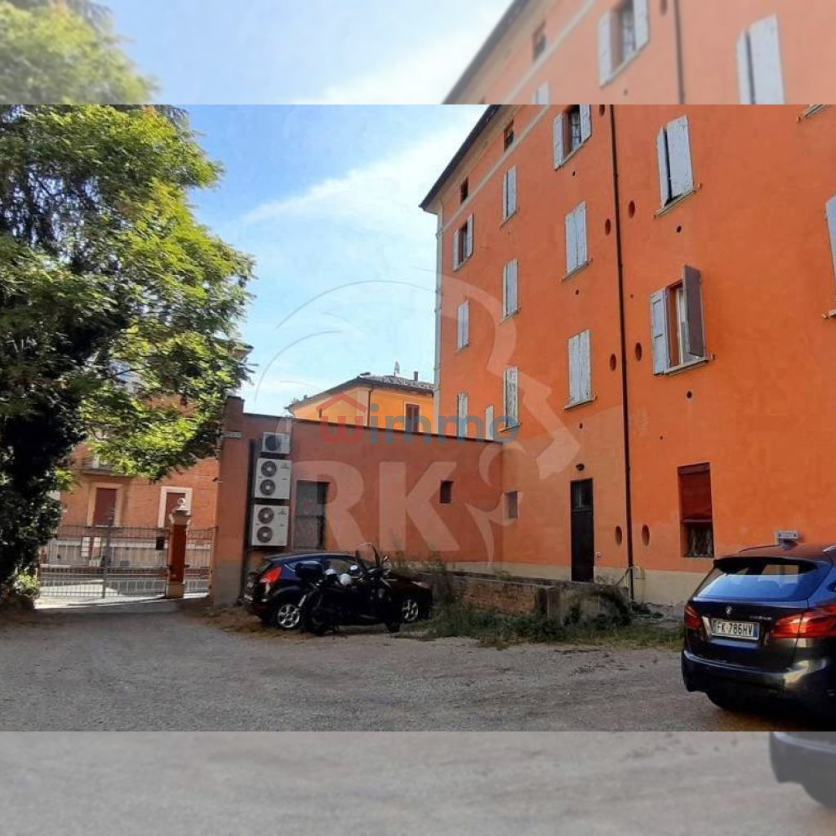 Locale commerciale via Castiglione, Saragozza fuori Porta, Bologna
