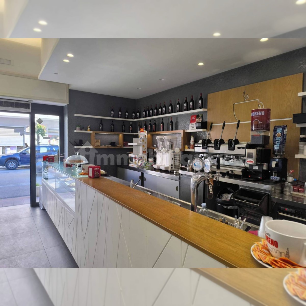 Locale commerciale Nola